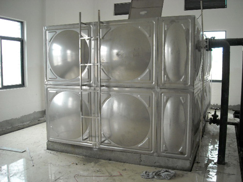 箱式無負壓供水設備是如何控制水位的?